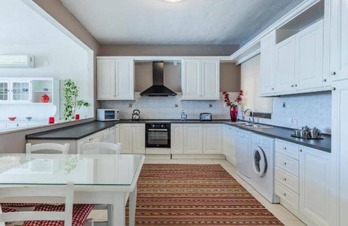 Madliena Apartment | 160 m² Apartment ∙ 3 bedrooms ∙ 6 guests