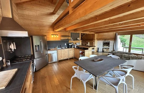 Correncon-en-Vercors Ski Chalet | 160 m² Chalet ∙ 3 bedrooms ∙ 10 guests