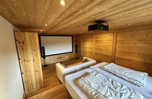 Correncon-en-Vercors Ski Chalet | 160 m² Chalet ∙ 3 bedrooms ∙ 10 guests