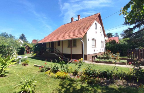 Gardony House | 160 m² House ∙ 3 bedrooms ∙ 6 guests