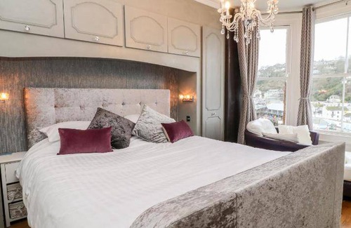 West Looe House | 160 m² House ∙ 5 bedrooms ∙ 8 guests
