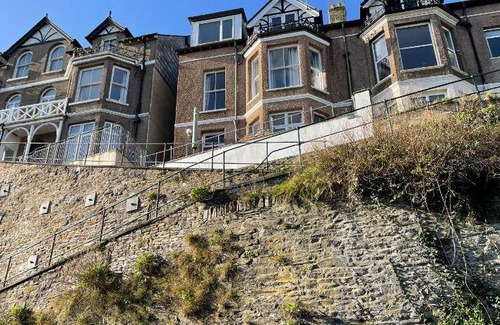 West Looe House | 160 m² House ∙ 5 bedrooms ∙ 8 guests