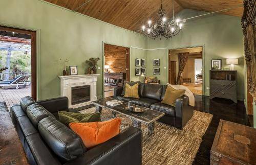 Burnside Villa | 160 m² Villa ∙ 1 bedroom ∙ 2 guests