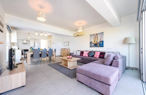 Paralimni Villa | 160 m² Villa ∙ 4 bedrooms ∙ 8 guests