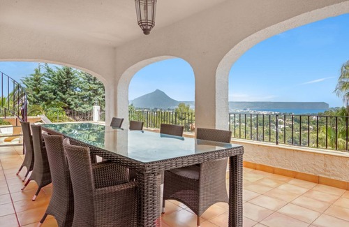 Trencall Villa | 160 m² Villa ∙ 5 bedrooms ∙ 10 guests
