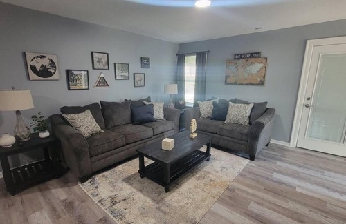 Monroe House | 160 Overbrook 3 bedroom home with privately fenced yard and hot tub