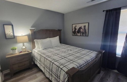 Monroe House | 160 Overbrook 3 bedroom home with privately fenced yard and hot tub