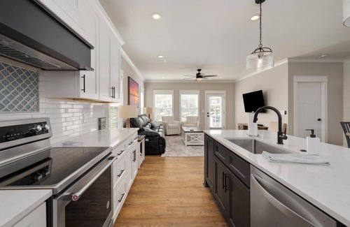 Winchester House | 162 Barefoot · Community Pool & Lake Access on Tims Ford