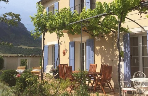 Remuzat House | 164 m² Gîte ∙ 5 bedrooms ∙ 12 guests