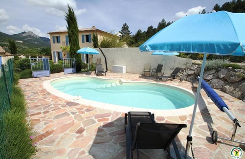 Remuzat House | 164 m² Gîte ∙ 5 bedrooms ∙ 12 guests