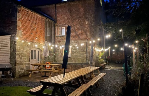 Hulland Ward House | 16th Century Water Mill, Sleeps 20, perfect for a family or friends get together