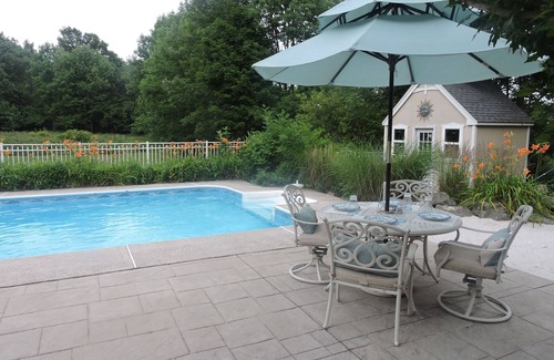 Newfoundland Cottage | 17 Acres with Mountain View’s in the pocono mountains