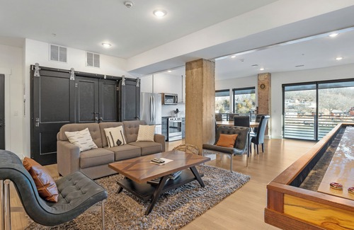 Osage Beach House | 17 BEDROOMS! Sleeps 46- Lake Front Luxury/Pool/Spa/Heart of Osage Beach