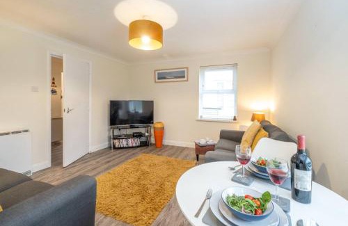 Aldeburgh Apartment | 17 Britten Close - Aldeburgh Coastal Cottages