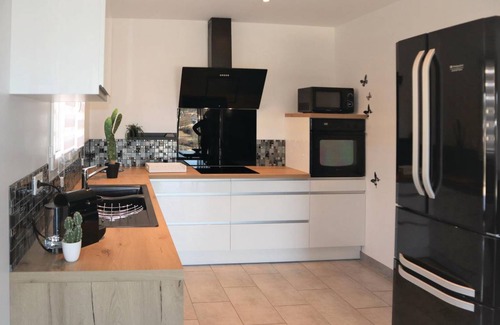 Lachapelle-sous-Aubenas House | 170 m² House ∙ 6 bedrooms ∙ 12 guests
