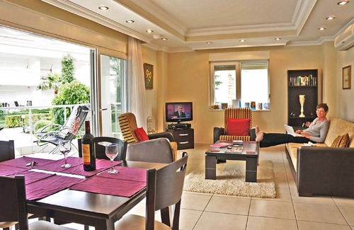 Side Apartment | 170 m² Apartment ∙ 3 bedrooms ∙ 5 guests