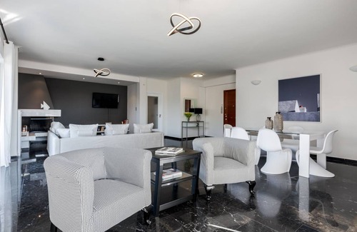 Glyfada Apartment | 170 m² Apartment ∙ 3 bedrooms ∙ 6 guests