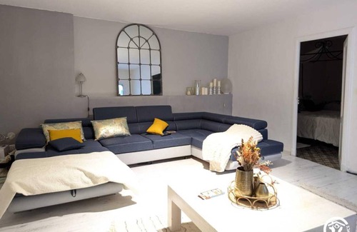 Causses-et-Veyran House | 170 m² Gîte ∙ 5 bedrooms ∙ 10 guests