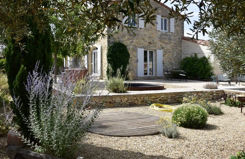 Saint-Maximin House | 170 m² House ∙ 3 bedrooms ∙ 6 guests