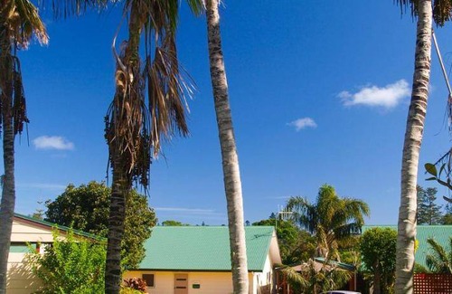 Burnt Pine Resort | 175 m² Resort ∙ 8 guests