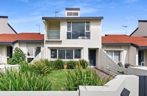 Mornington House | 176 m² House ∙ 3 bedrooms ∙ 7 guests