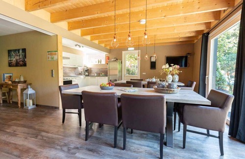 Municipality of Haaksbergen House | 179 m² House ∙ 6 bedrooms ∙ 18 guests