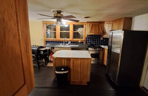 Gettysburg House | 1798 historic log cabin and 3 acres in Gettysburg you can rent privately.