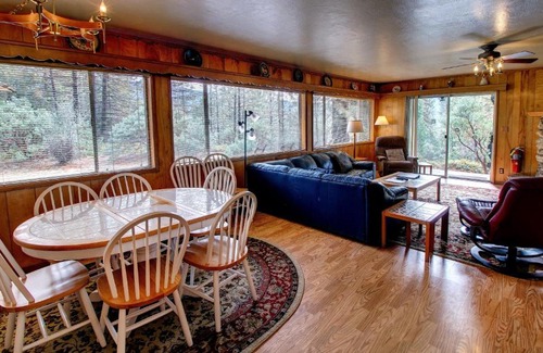 North Wawona House | 17A Longview