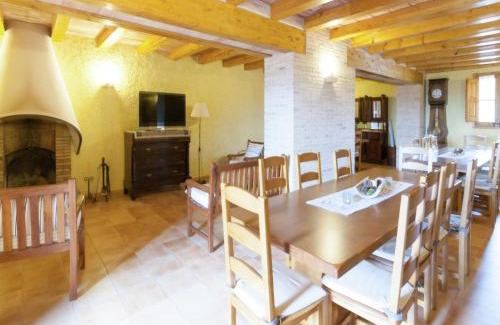 Maians House | 17th century farmhouse in Bages near Montserrat