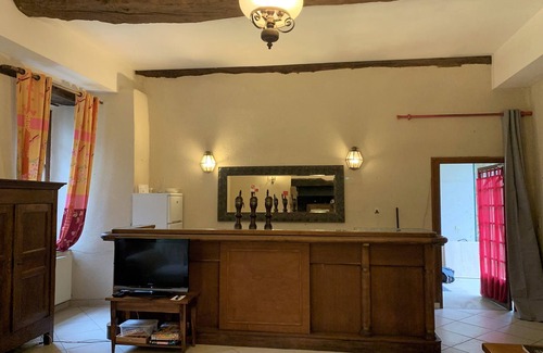 Cite Apartment | 17th century property between the pink granite coast & Lannion, large 46m2 studio flat