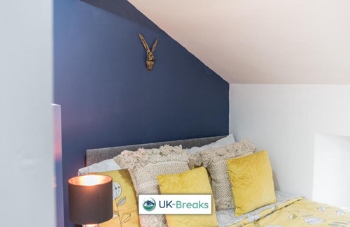 Egremont Apartment | 18 Main Street