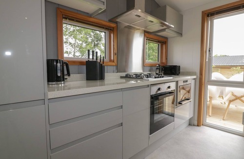 Dobwalls Cottage | 18 MEADOW RETREAT, family friendly, with a garden in Dobwalls
