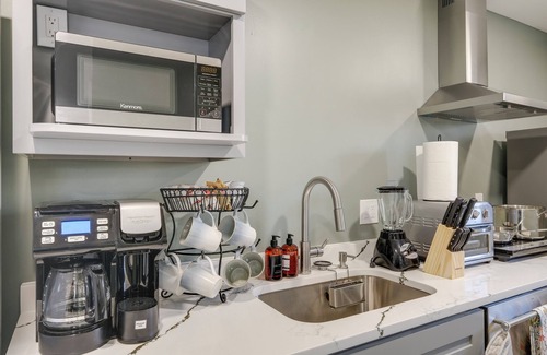 Fort Washington House | 18 Mi to DC: Upscale Apartment in Fort Washington!