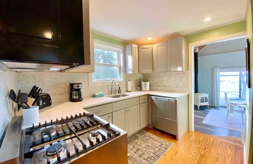Corea Cottage | 180 Degree Views w/Beachfront Firepit & Stargazing Platform