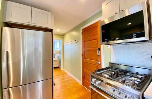 Corea Cottage | 180 Degree Views w/Beachfront Firepit & Stargazing Platform