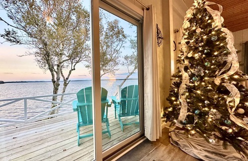 Corea Cottage | 180 Degree Views w/Beachfront Firepit & Stargazing Platform