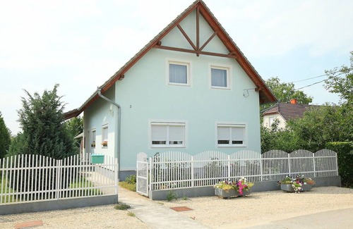 Balatonszarszo Other | 180 m² Accommodation ∙ 6 bedrooms ∙ 12 guests