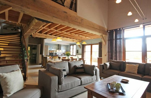 Juvigny-sous-Andaine Cottage | 180 m² Cabin ∙ 5 bedrooms ∙ 12 guests