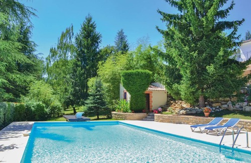 Savignac-les-Eglises House | 180 m² House ∙ 2 bedrooms ∙ 4 guests