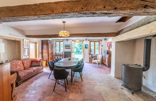 Saint-Christophe-en-Brionnais House | 180 m² House ∙ 4 bedrooms ∙ 13 guests