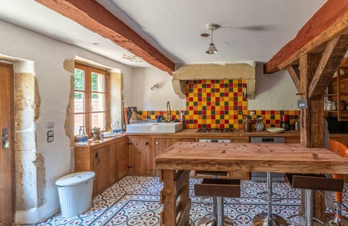 Saint-Christophe-en-Brionnais House | 180 m² House ∙ 4 bedrooms ∙ 13 guests