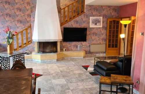 Massiac House | 180 m² House ∙ 5 bedrooms ∙ 22 guests