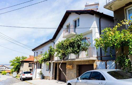 Sapareva Banya House | 180 m² House ∙ 6 bedrooms ∙ 14 guests