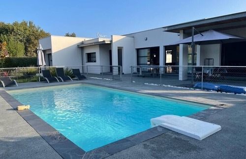 La Brede Villa | 180 m2 in the heart of the vineyards, modern villa, luxury and quiet with heated pool
