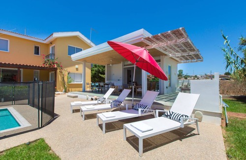 Ayia Napa Villa | 180 m² Villa ∙ 4 bedrooms ∙ 10 guests