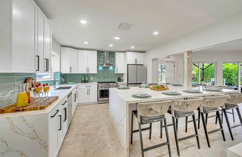 17th Street Causeway House | 180' of Waterfront | Heated Pool | Walk To Beach | Paradise Point Key | RESIDENCES