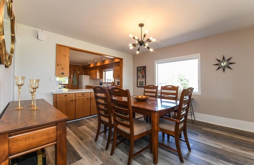 Union Bay House | 180 Water views + patios!