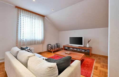 Konjscina House | 181 m² House ∙ 3 bedrooms ∙ 9 guests