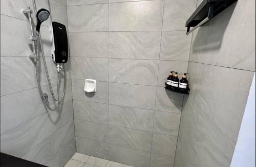 Bukit Indah Apartment | 1810 SkyTree bukitindah Aeon Legoland 2-3pax