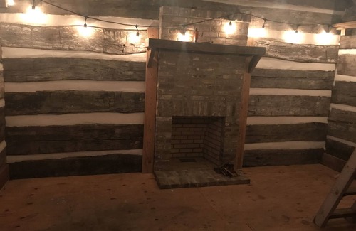 Kokomo House | 1830’s Log Cabin